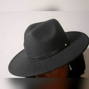 NWT-BLACK FELT HAT!